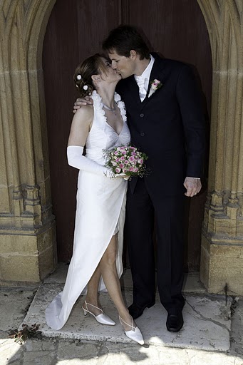 Hochzeitskleid mit Stoffblumen